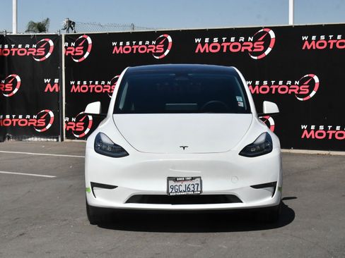 Used 2023 Tesla Model Y Long Range AWD/4WD image 2