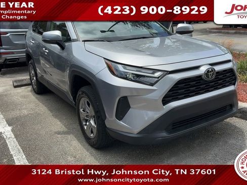 Used 2023 Toyota RAV4 XLE AWD/4WD image 1