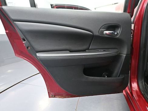 Used 2012 Chrysler 200 Limited FWD image 31