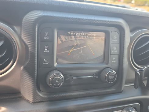 Used 2020 Jeep Wrangler Unlimited Sport S image 27