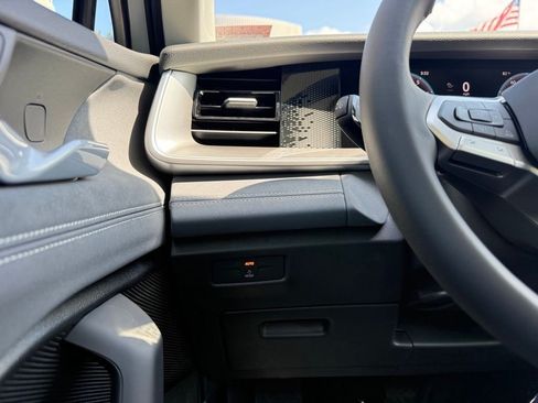New 2026 Volkswagen Tiguan SE AWD/4WD image 43