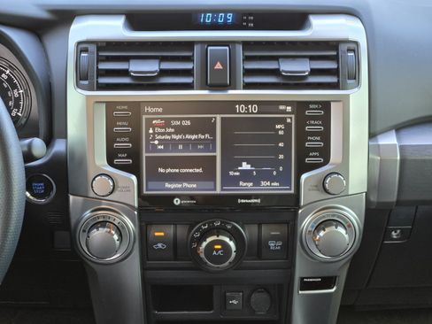 Used 2024 Toyota 4Runner SR5 AWD/4WD image 12