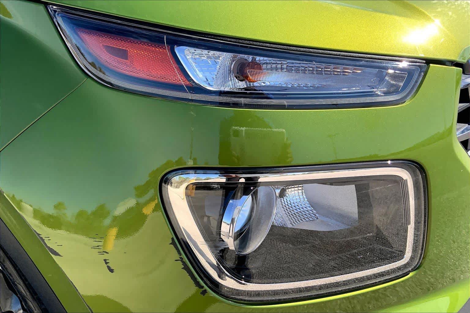 Used 2023 Hyundai Venue SEL FWD image 27