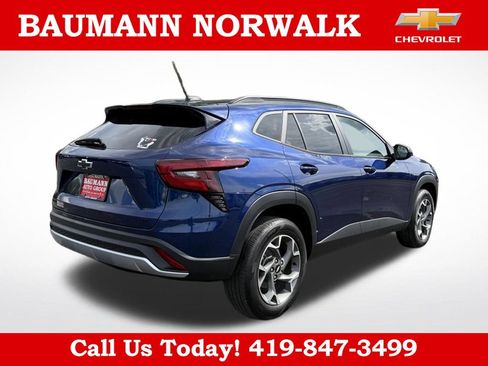 Used 2024 Chevrolet Trax LT w/ Driver Confidence Package FWD image 7