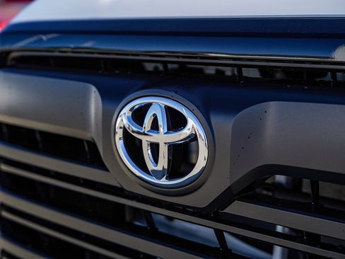 New 2026 Toyota Tundra SR image 6