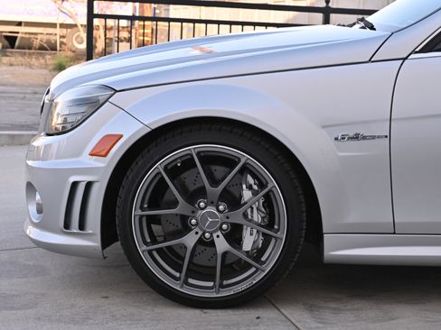 Used 2008 Mercedes-Benz C 63 AMG Sedan image 26