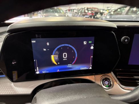 Used 2025 Chevrolet Trax LT w/ LT Convenience Package image 40