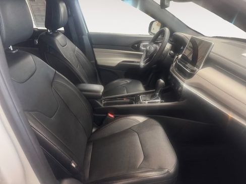 Used 2023 Jeep Compass Limited AWD/4WD image 4
