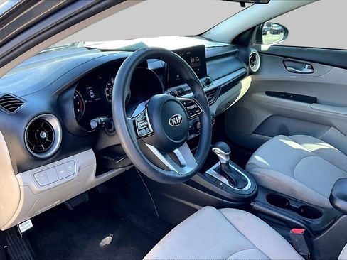 Used 2021 Kia Forte LXS FWD image 8