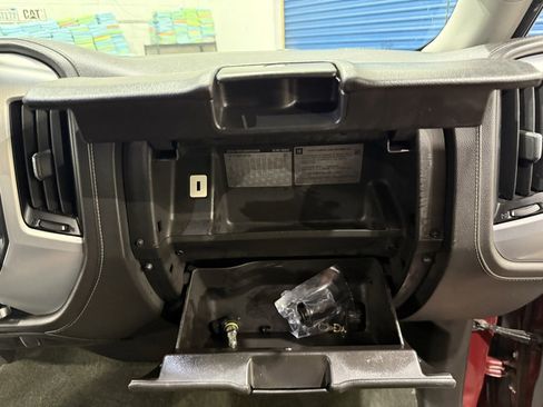 Used 2015 GMC Sierra 2500 SLE w/ Snow Plow Prep Package image 32