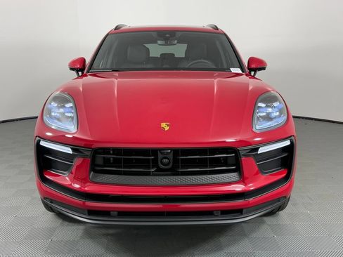 Certified 2026 Porsche Macan AWD/4WD image 8