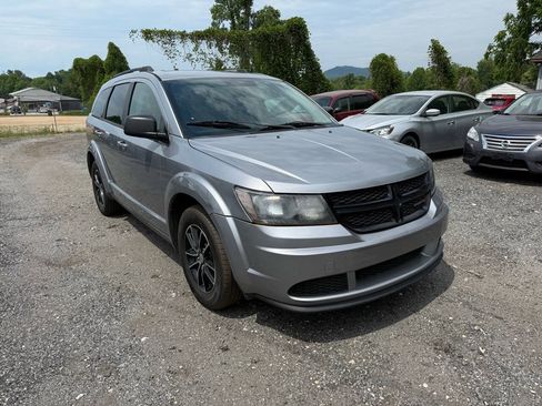 Used 2017 Dodge Journey SE w/ Flexible Seating Group FWD image 5