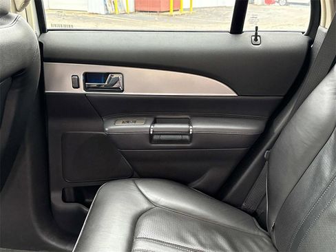 Used 2015 Lincoln MKX AWD w/ Equipment Group 102A image 13