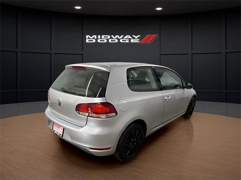 Used 2010 Volkswagen Golf 2-Door image 12