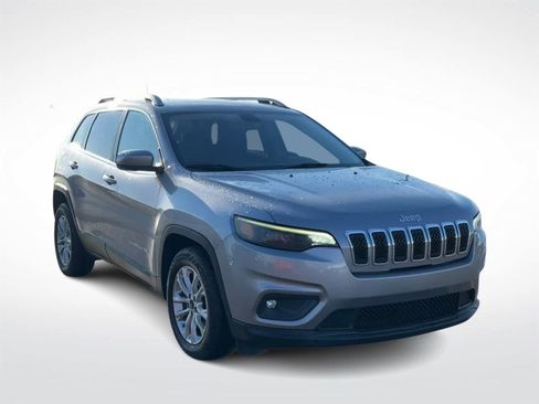 Used 2019 Jeep Cherokee Latitude w/ Popular Appearance Group image 3
