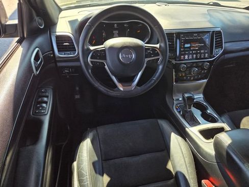 Used 2020 Jeep Grand Cherokee Laredo w/ Laredo X Package RWD image 7