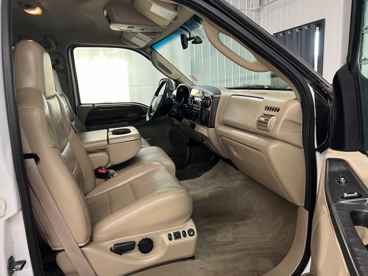 Used 2005 Ford F350 Lariat AWD/4WD image 11