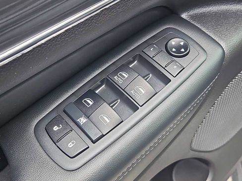 Used 2021 Jeep Grand Cherokee Limited w/ Premium Lighting Group AWD/4WD image 30