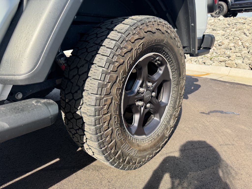 Used 2021 Jeep Gladiator Rubicon AWD/4WD image 15