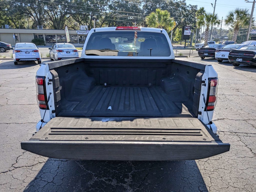 Used 2024 Nissan Frontier SV RWD image 13