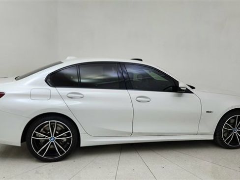 Used 2023 BMW 330e 330e iPerformance image 6