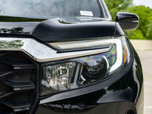 Used 2025 Honda Passport EX-L image 11