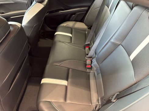 Used 2025 Toyota Camry SE image 12