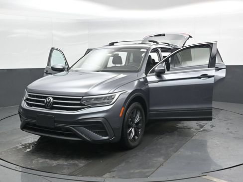 Used 2022 Volkswagen Tiguan SE AWD/4WD image 47