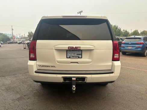 Used 2017 GMC Yukon XL SLT AWD/4WD image 7