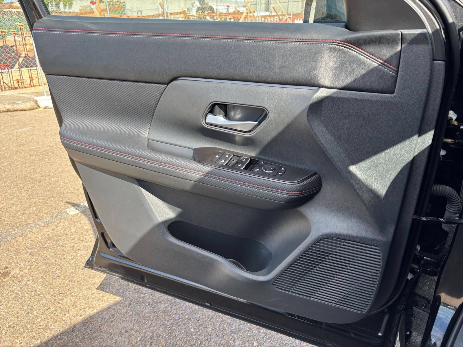 Used 2026 Nissan Kicks SR FWD image 18