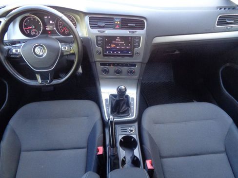 Used 2017 Volkswagen Golf S AWD/4WD image 7