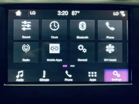 Used 2018 Ford Fusion SE w/ Fusion SE Technology Package FWD image 38