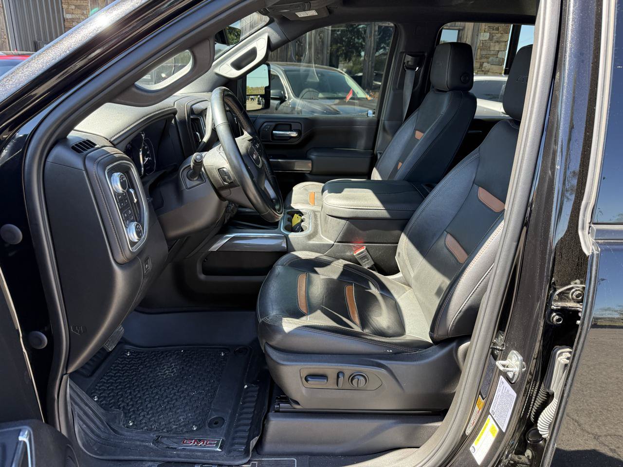 Used 2023 GMC Sierra 2500 AT4 w/ AT4 Premium Plus Package AWD/4WD image 4