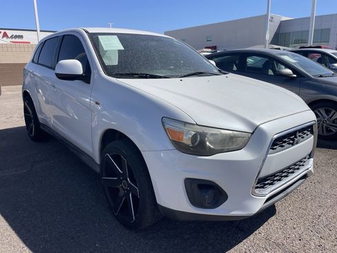 Used 2015 Mitsubishi Outlander Sport ES image 2