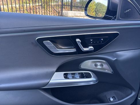 Used 2025 Mercedes-Benz E 350 4MATIC Sedan image 19