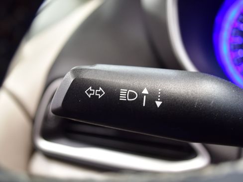 Used 2024 Chrysler Pacifica Touring-L image 23