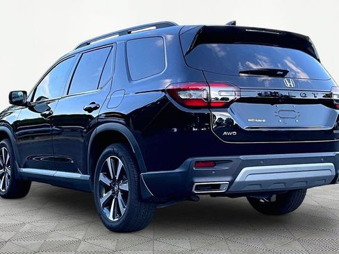 Used 2025 Honda Pilot Touring image 5