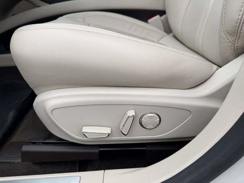 Used 2020 Lincoln MKZ Reserve FWD image 15