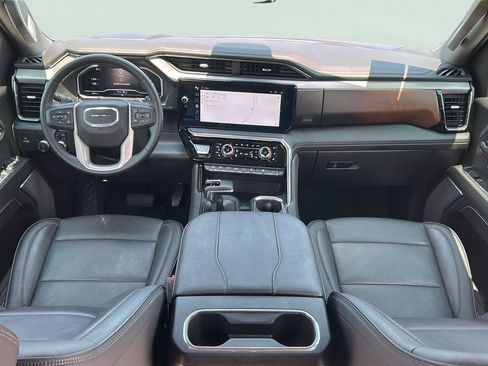 Used 2024 GMC Sierra 1500 Denali w/ Technology Package RWD image 17