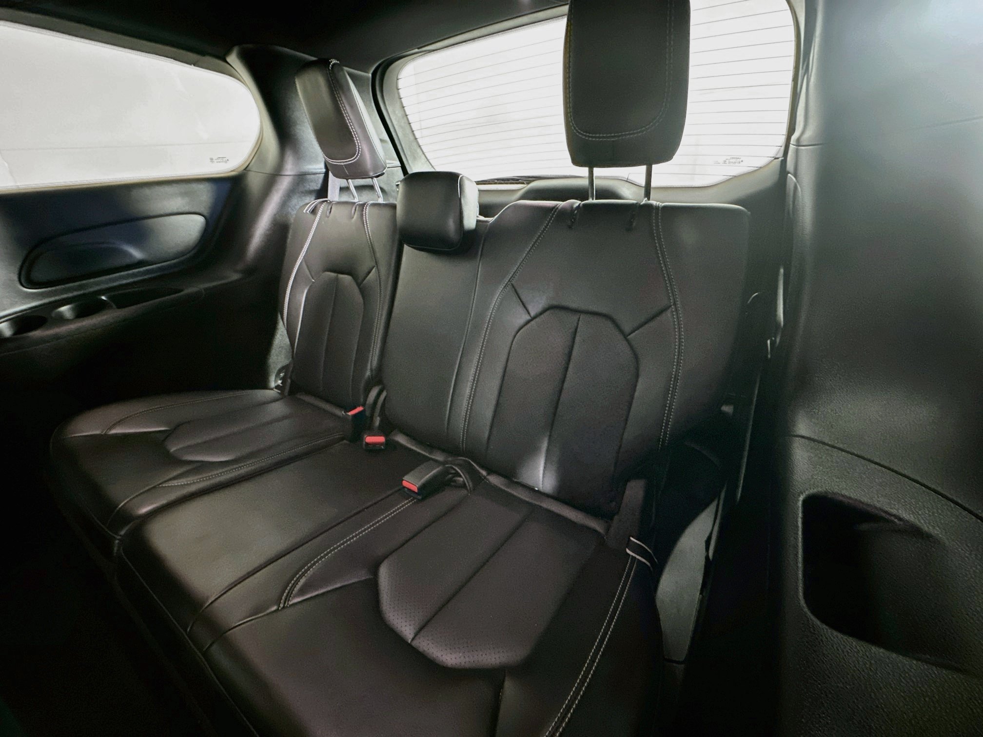 Used 2025 Chrysler Pacifica Select FWD image 27