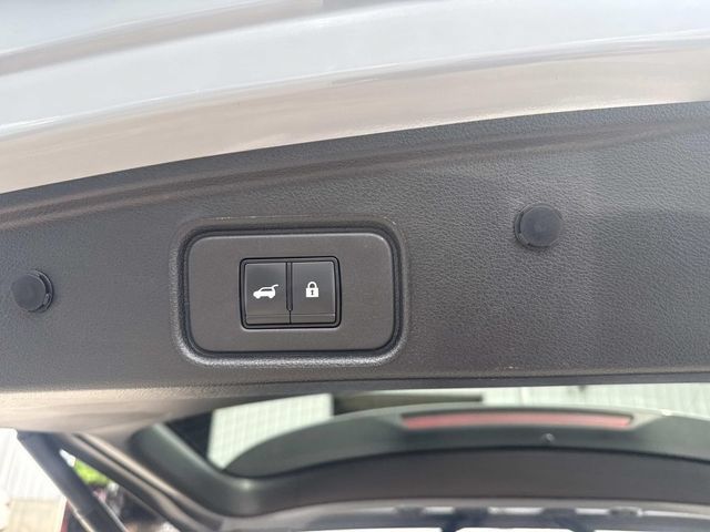 Used 2024 Nissan Pathfinder Platinum w/ Cargo Package AWD/4WD image 9