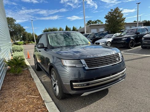 Used 2024 Land Rover Range Rover SE AWD/4WD image 2