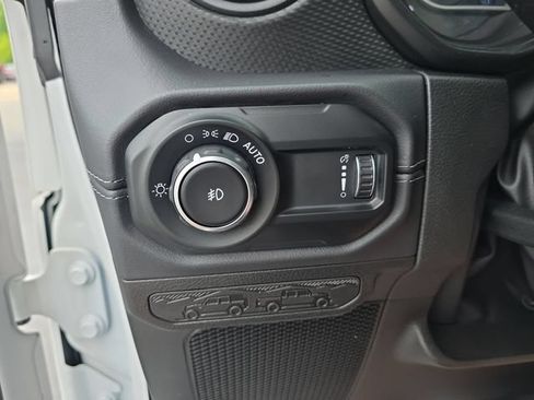 Used 2025 Jeep Wrangler Unlimited Rubicon w/ Safety Group AWD/4WD image 26