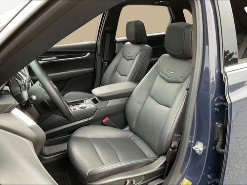 Used 2025 Cadillac XT5 Premium Luxury image 17