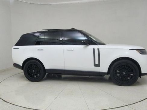 Used 2023 Land Rover Range Rover SE image 65