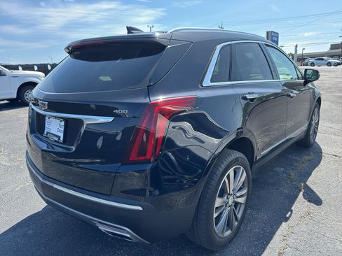 Used 2021 Cadillac XT5 Premium Luxury image 2