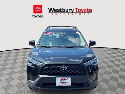 Certified 2024 Toyota Corolla Cross LE image 3