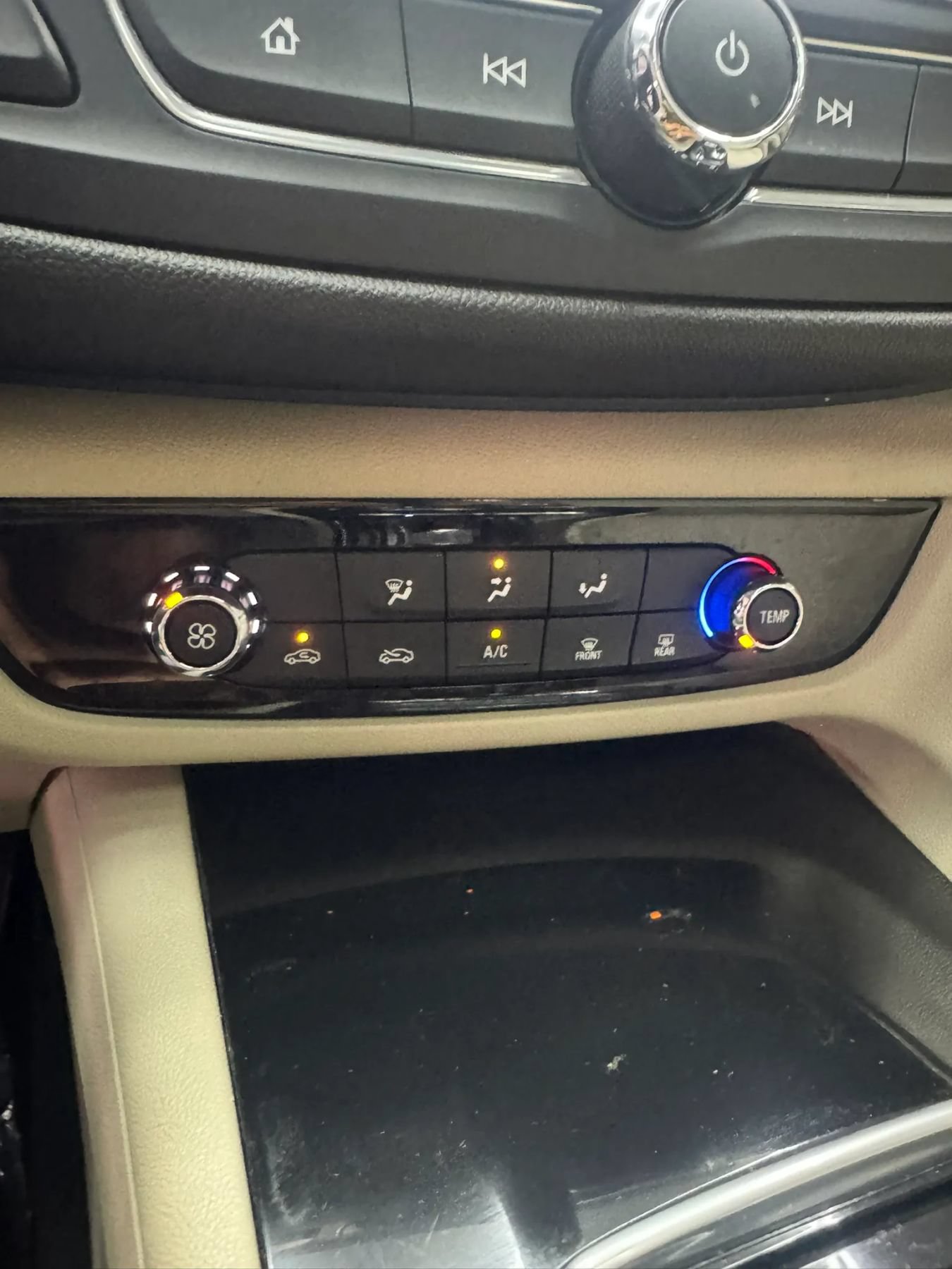 Used 2018 Buick Regal Preferred w/ Sights and Sounds Package FWD image 18