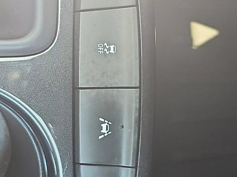 Used 2023 Chevrolet TrailBlazer LS FWD image 19
