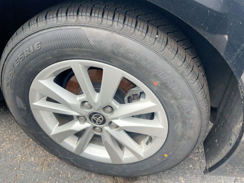 Used 2025 Toyota Camry LE image 8